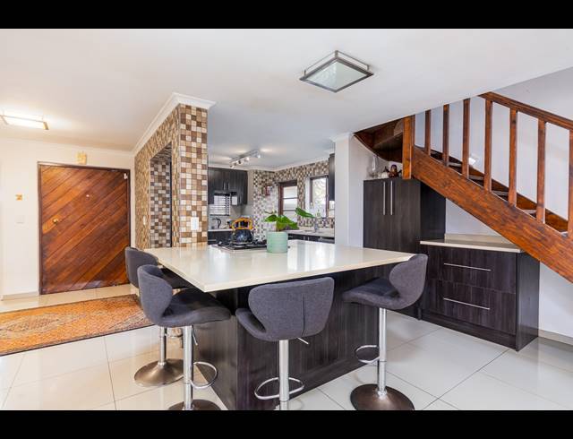 3 BEDROOM HOUSE FOR SALE IN WEST BEACH